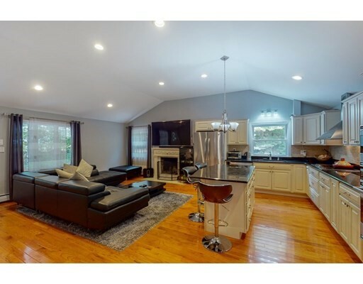 Property Photo:  4 Ridgewood Lane  MA 01730 