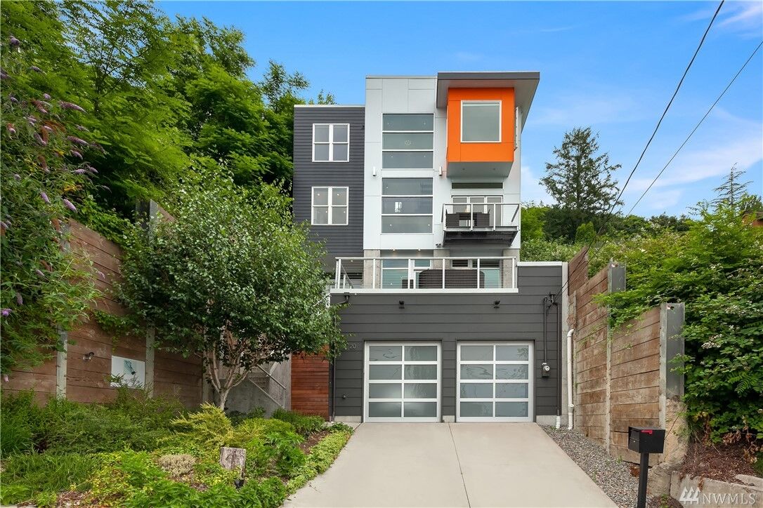 Property Photo:  3720 59th Ave SW  WA 98116 