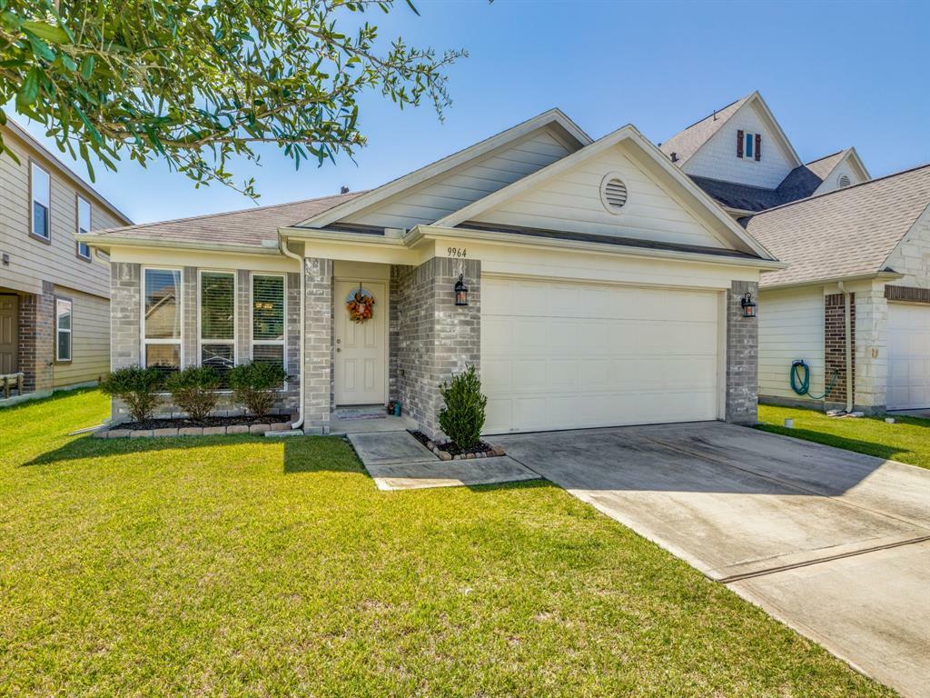 Property Photo: 9964 Hyacinth Way TX 77385