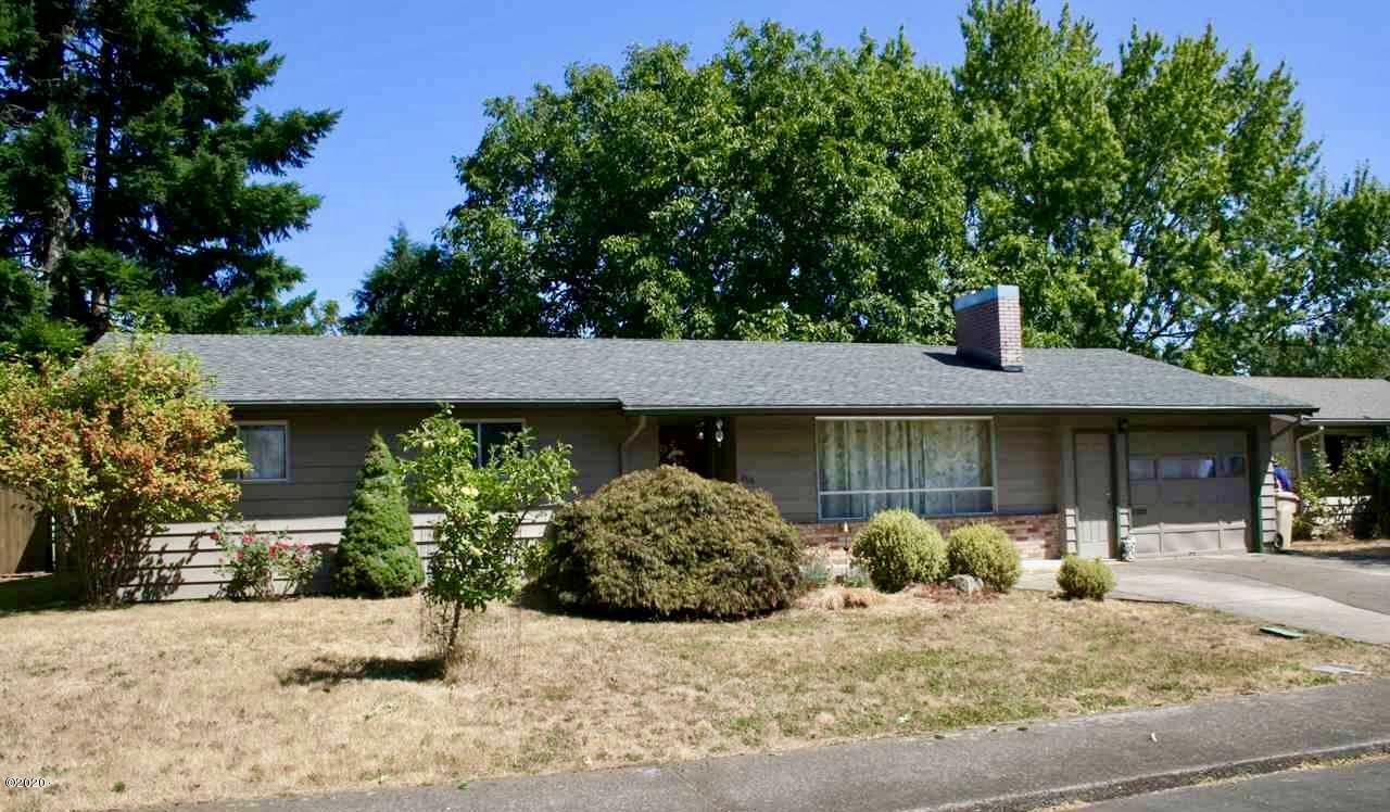 Property Photo: 266 SE Walnut Avenue OR 97338