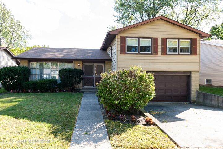 667 Westmere Road  Des Plaines IL 60016 photo