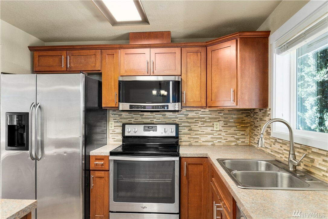 Property Photo: 12526 47th Dr SE WA 98208