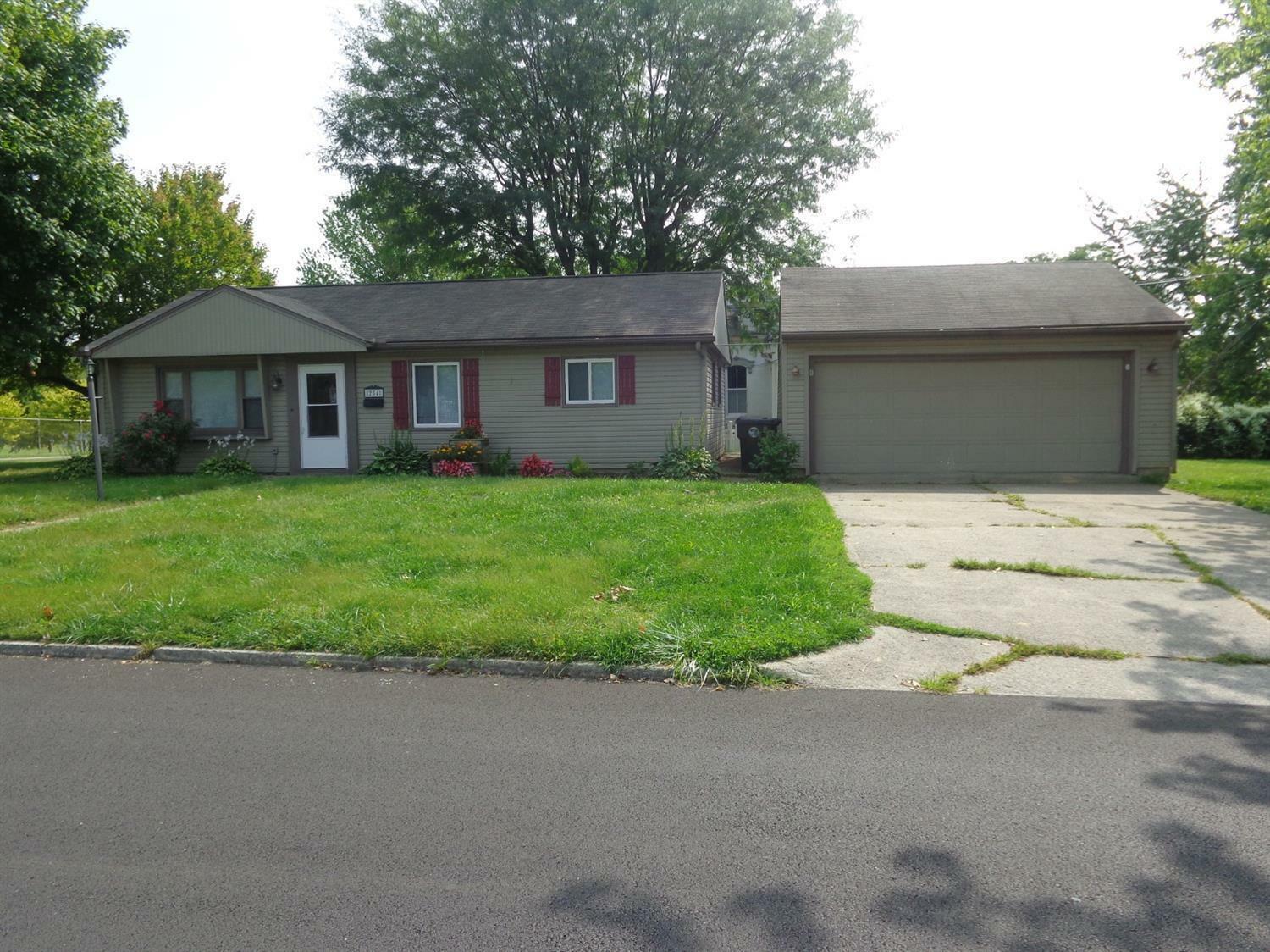 254 Darbyshire Dr  Wilmington OH 45177 photo