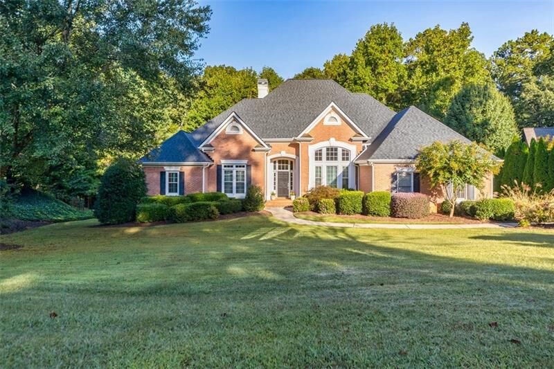Property Photo: 150 Highland Oaks Court GA 30004