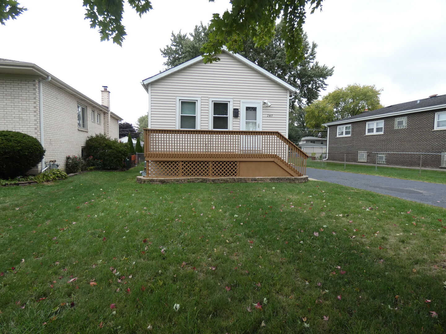 Property Photo:  247 North Edgewood Avenue  IL 60191 