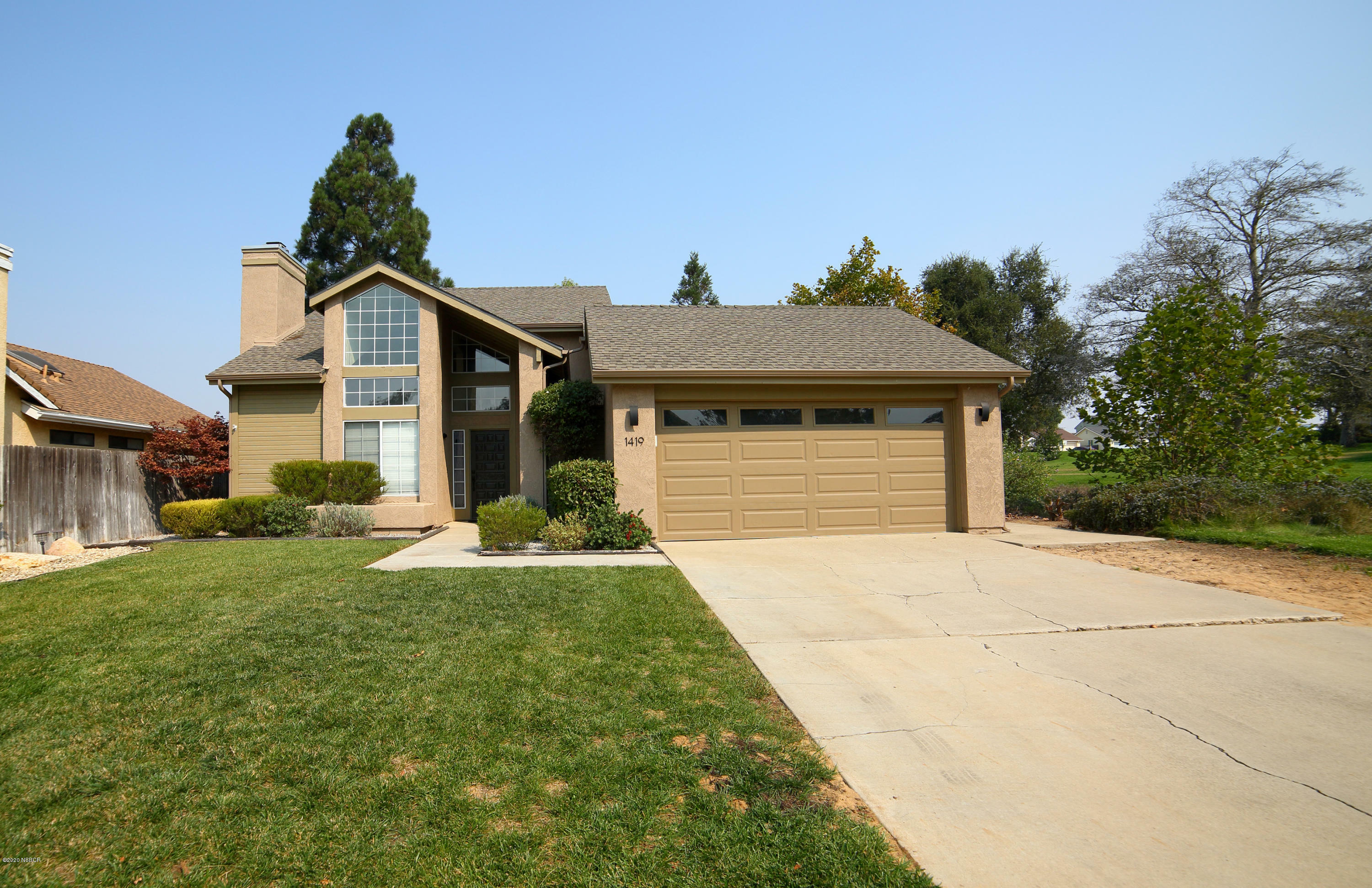 Property Photo:  1419 Shetland Court  CA 93455 