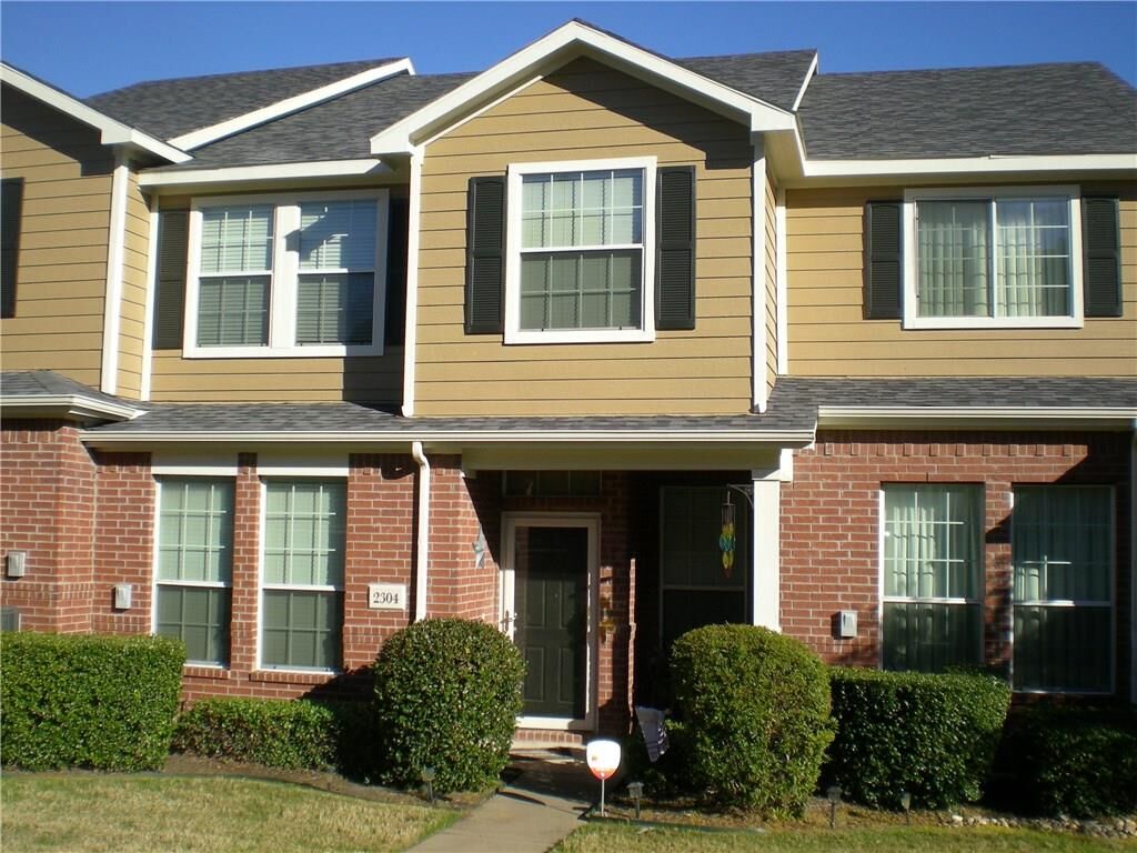 Property Photo: 2304 Stoneleigh Place TX 75071