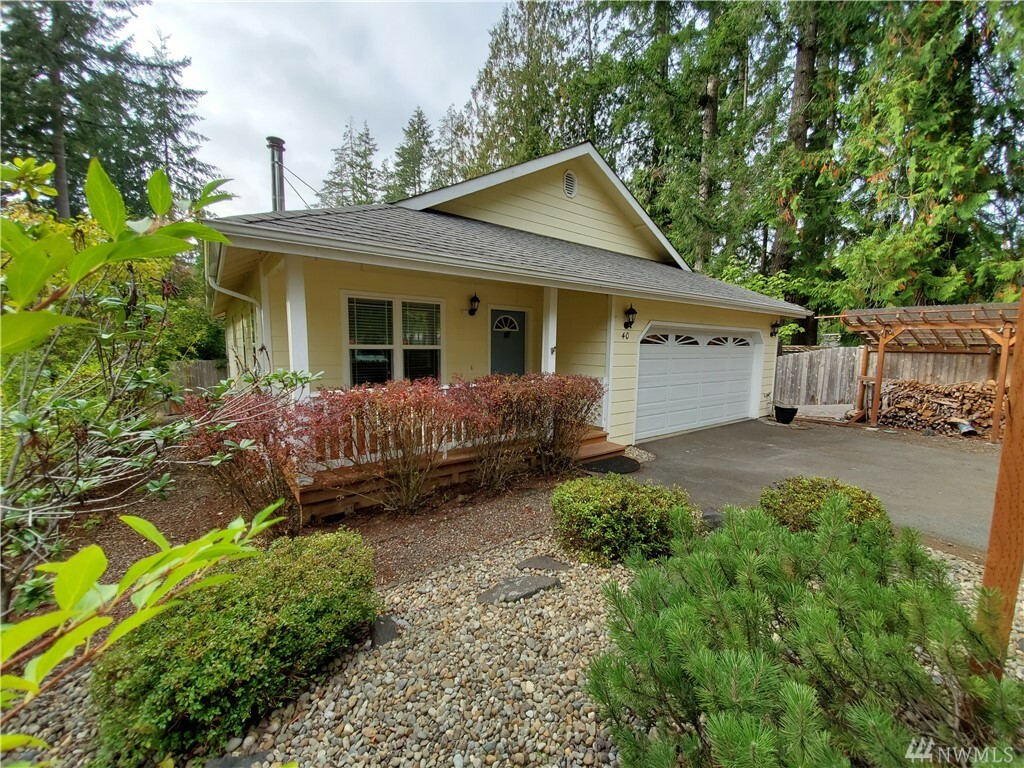 Property Photo:  40 SE Barberry Place  WA 98584 