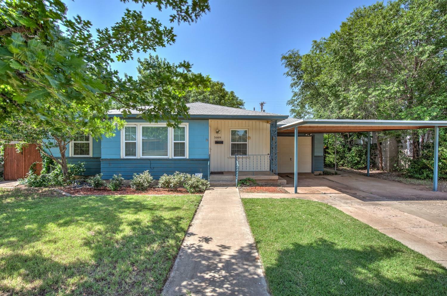 Property Photo:  3009 42nd Street  TX 79413 