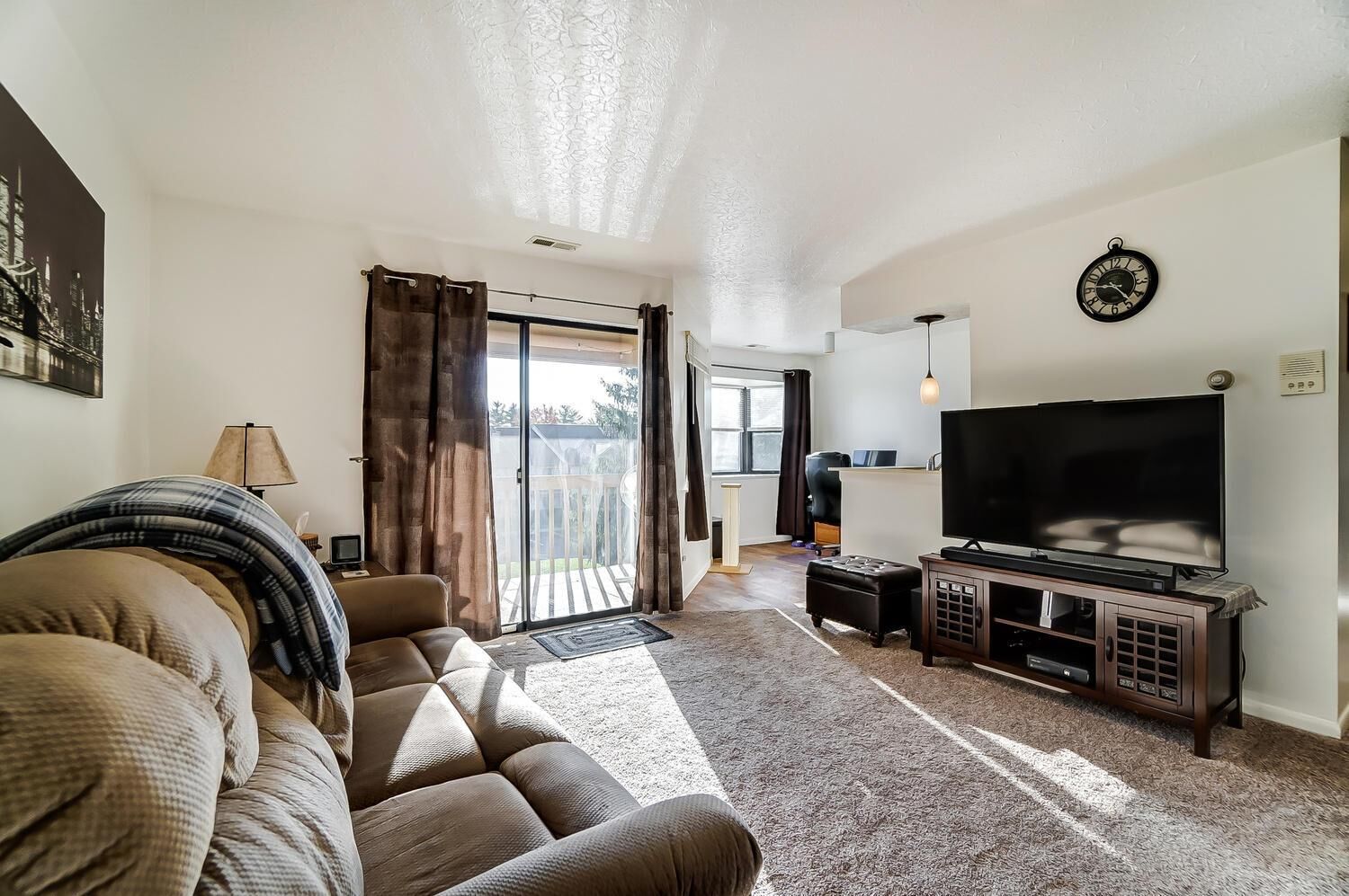 Property Photo: 2201 Hedgerow Road OH 43220