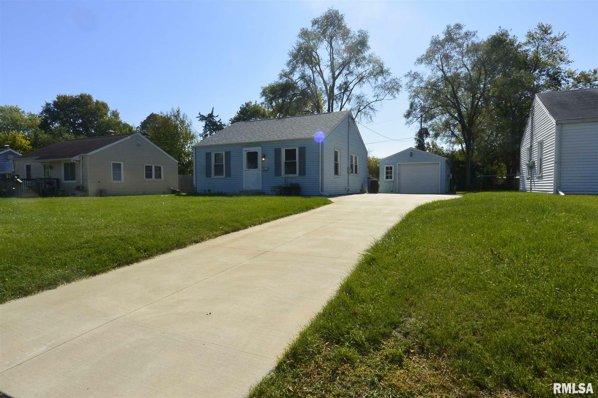 Property Photo:  2112 W Hamilton  IL 61604 