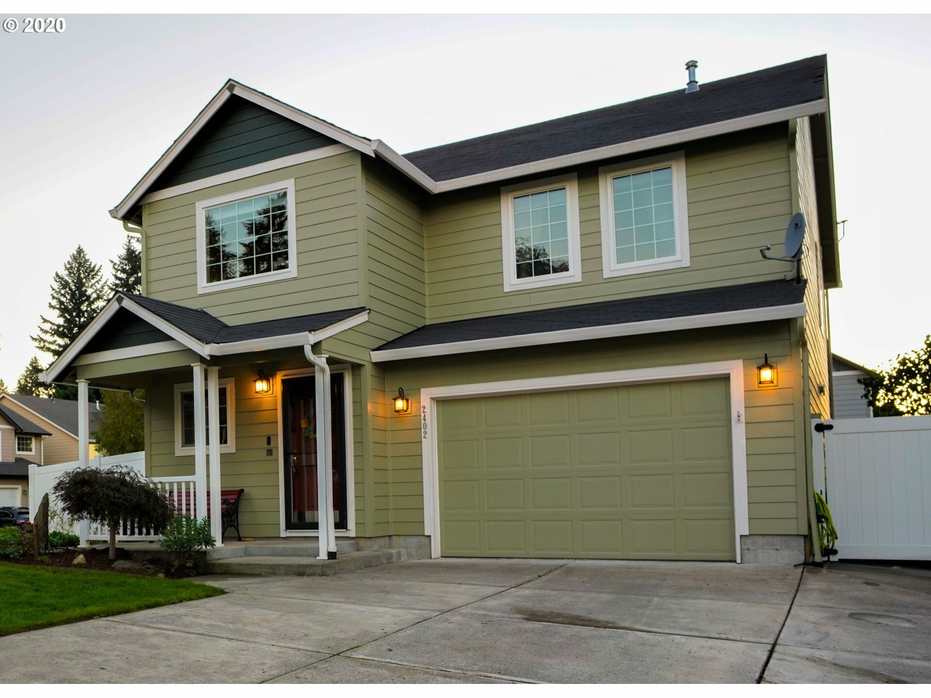 Property Photo: 2402 NE 126th Pl WA 98684