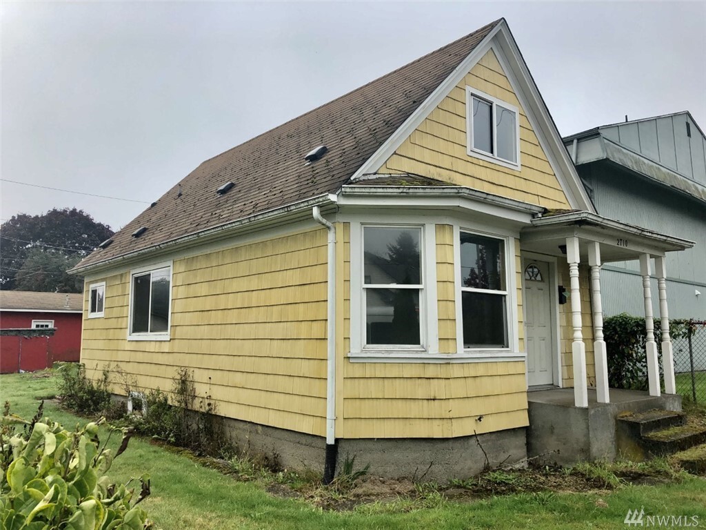 Property Photo: 2710 S 12th St WA 98405