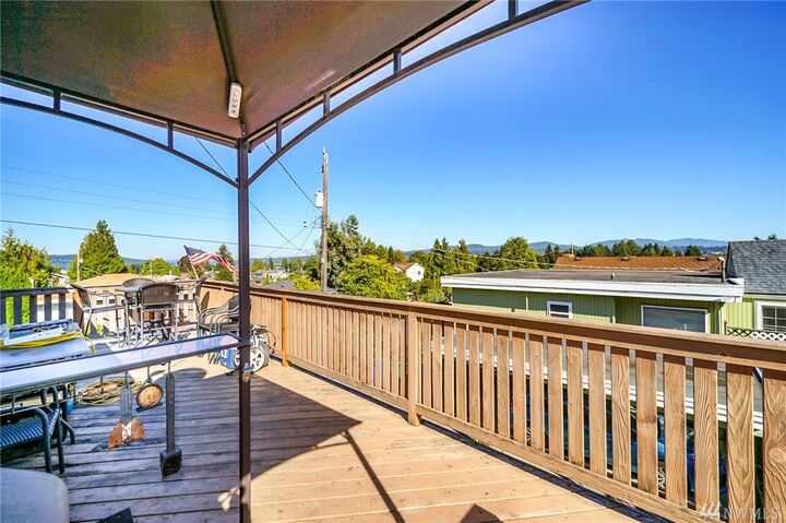 Property Photo:  8425 S 121st St.  WA 98178 