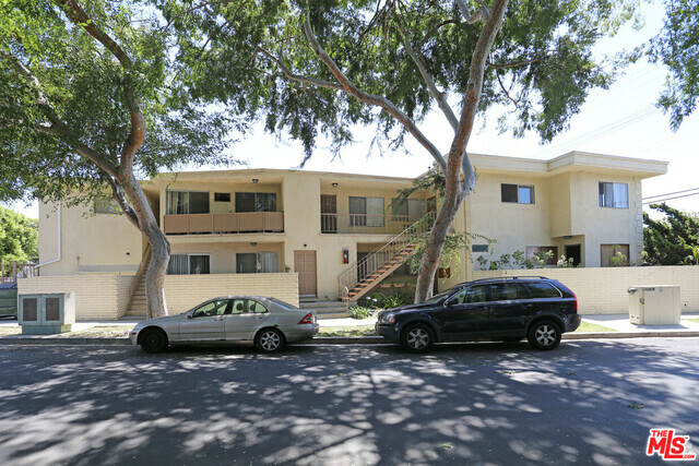Property Photo: 3250 Oakhurst Ave CA 90034