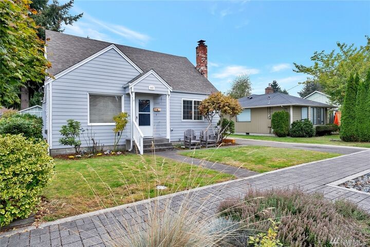 Property Photo: 1007 8th Ave NW WA 98371