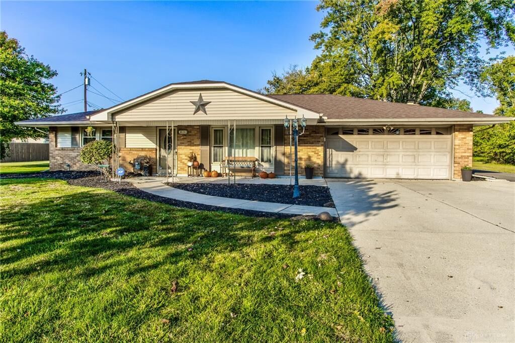 Property Photo: 4630 Rosedale Avenue OH 45371