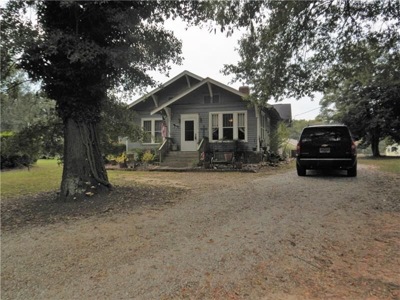 Property Photo: 4770 Hiram Lithia Springs Road GA 30127