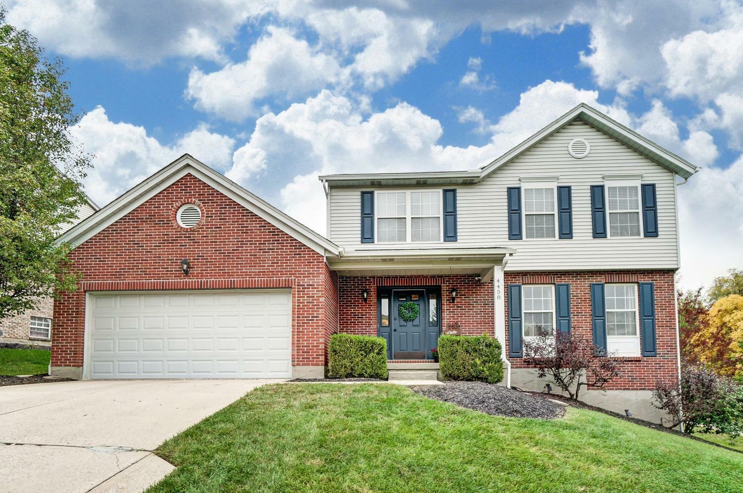 Property Photo: 4458 Oakville Dr OH 45211