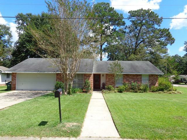 Property Photo: 710 Hillendale Dr. MS 39402