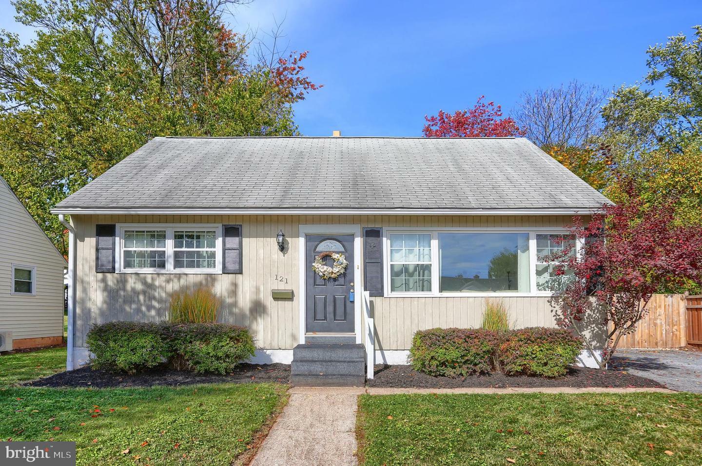Property Photo: 121 Beechwood Drive PA 17057