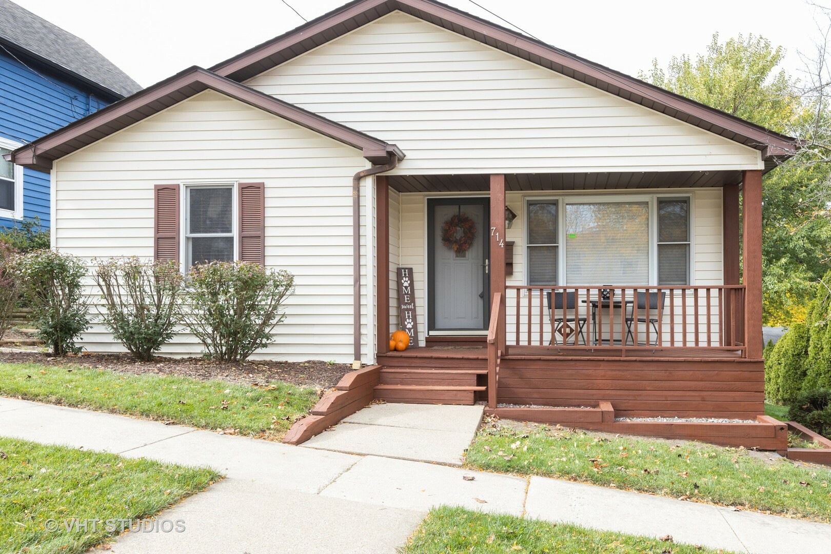 Property Photo:  714 Hickory Street  IL 60439 