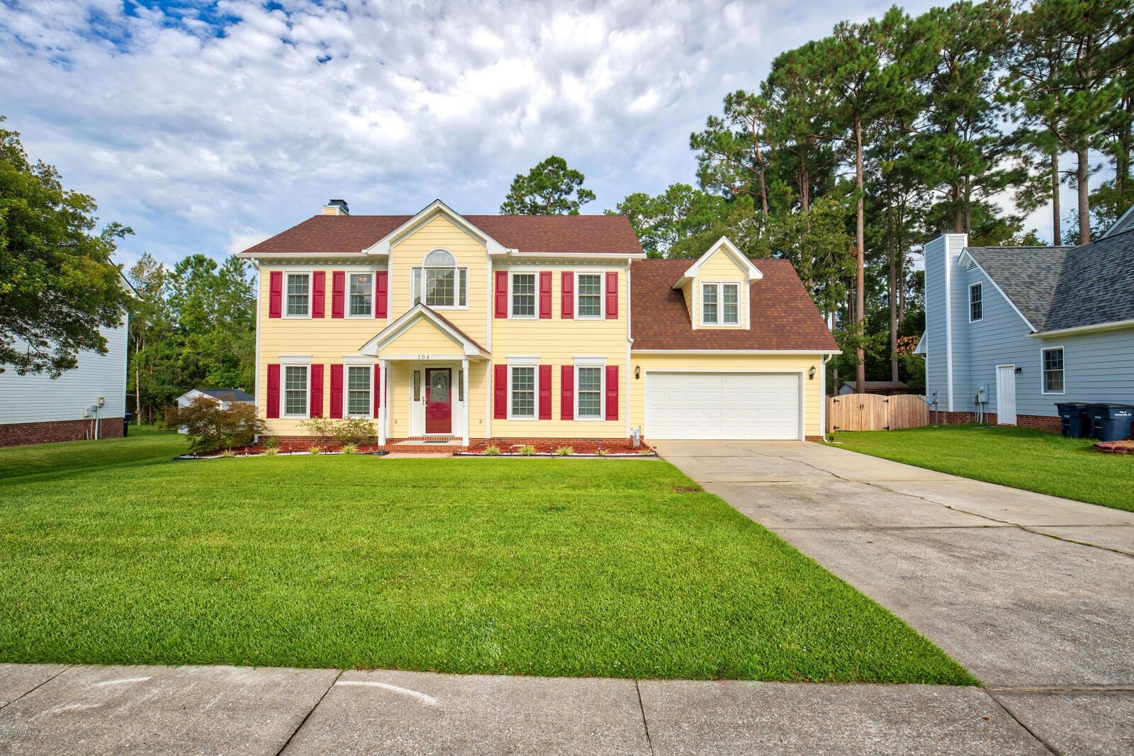 Property Photo:  104 Peachtree Drive  NC 28546 