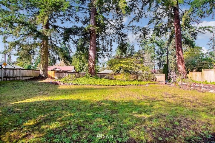 Property Photo: 14540 Wallingford Avenue N WA 98133