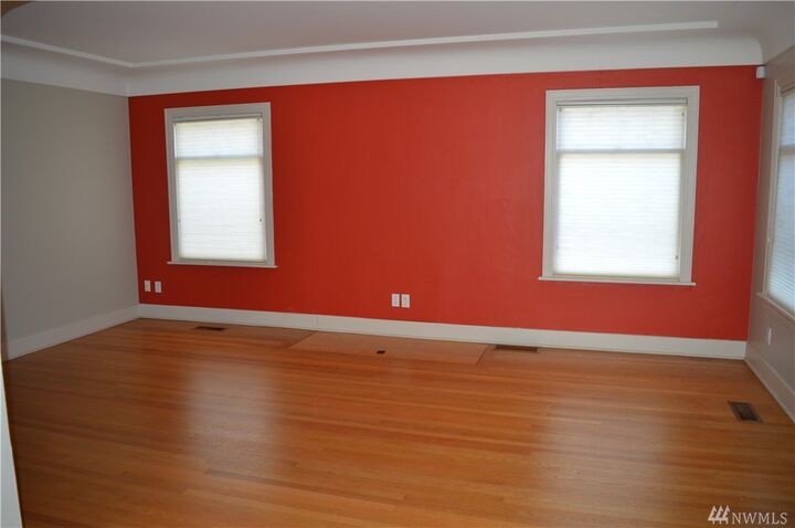 Property Photo: 717 N 78th St WA 98103