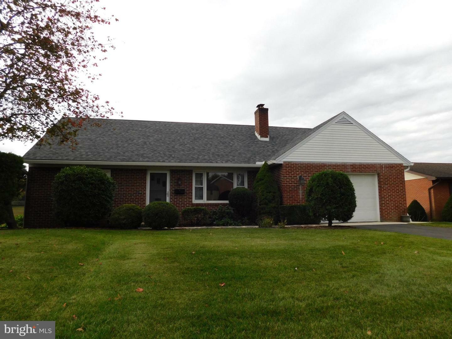 Property Photo: 943 Park Street PA 17268