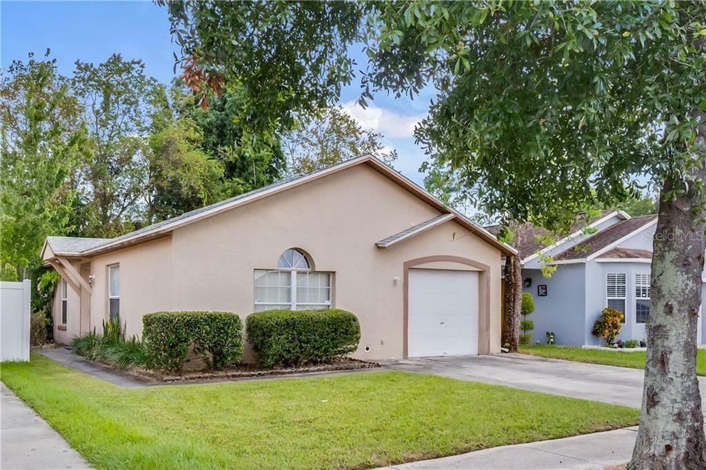 Property Photo:  899 Vista Palma Way  FL 32825 