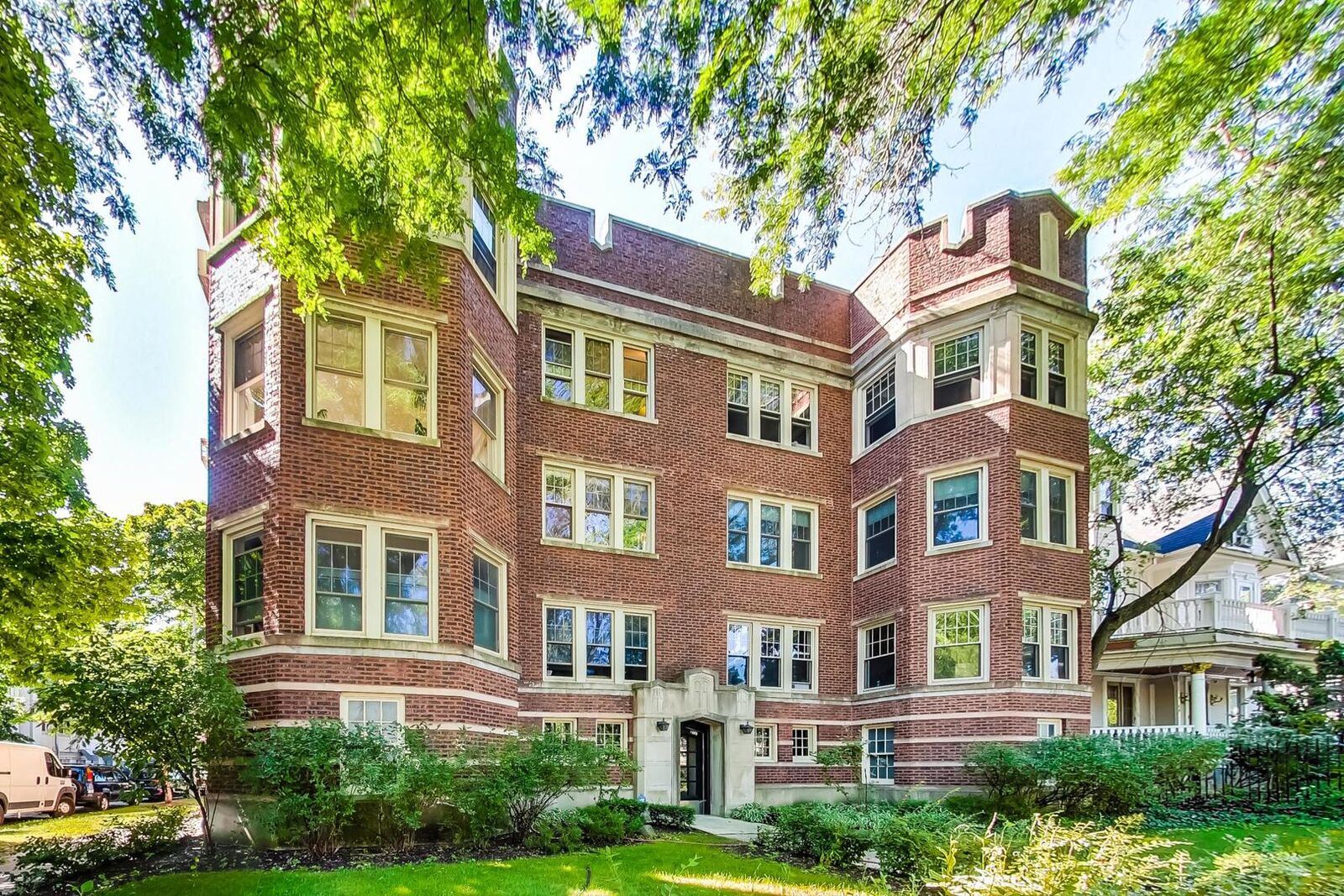 Property Photo:  1601 W Chase Avenue 2E  IL 60626 