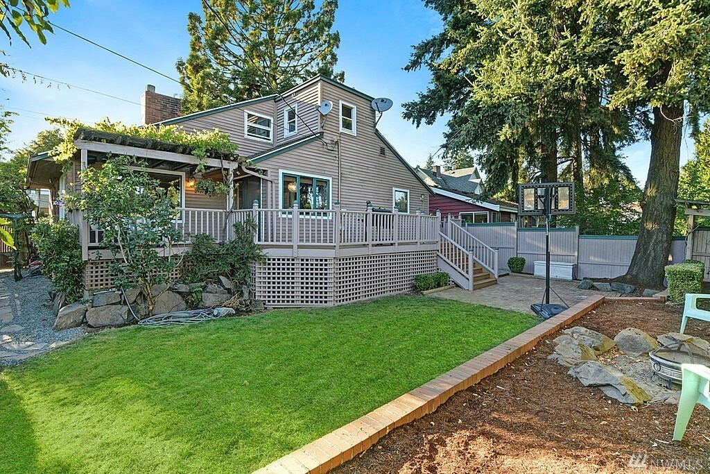 Property Photo:  8600 15th Ave NE  WA 98115 