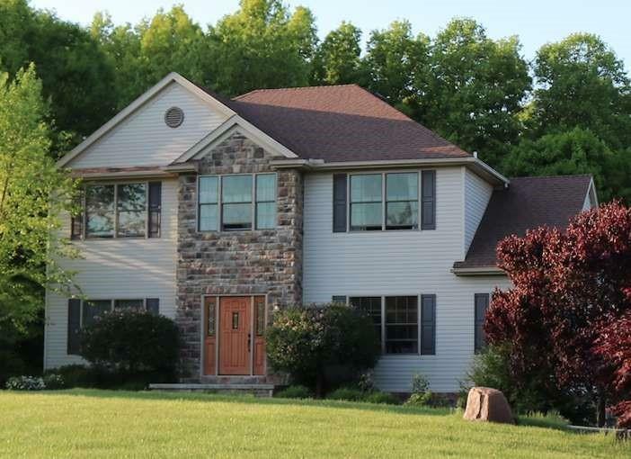 Property Photo:  1021 English Oak Drive  PA 16052 