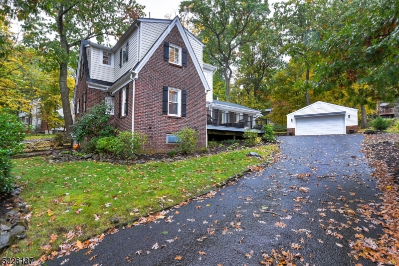 Property Photo:  1002 Walcutt Dr  NJ 07920 