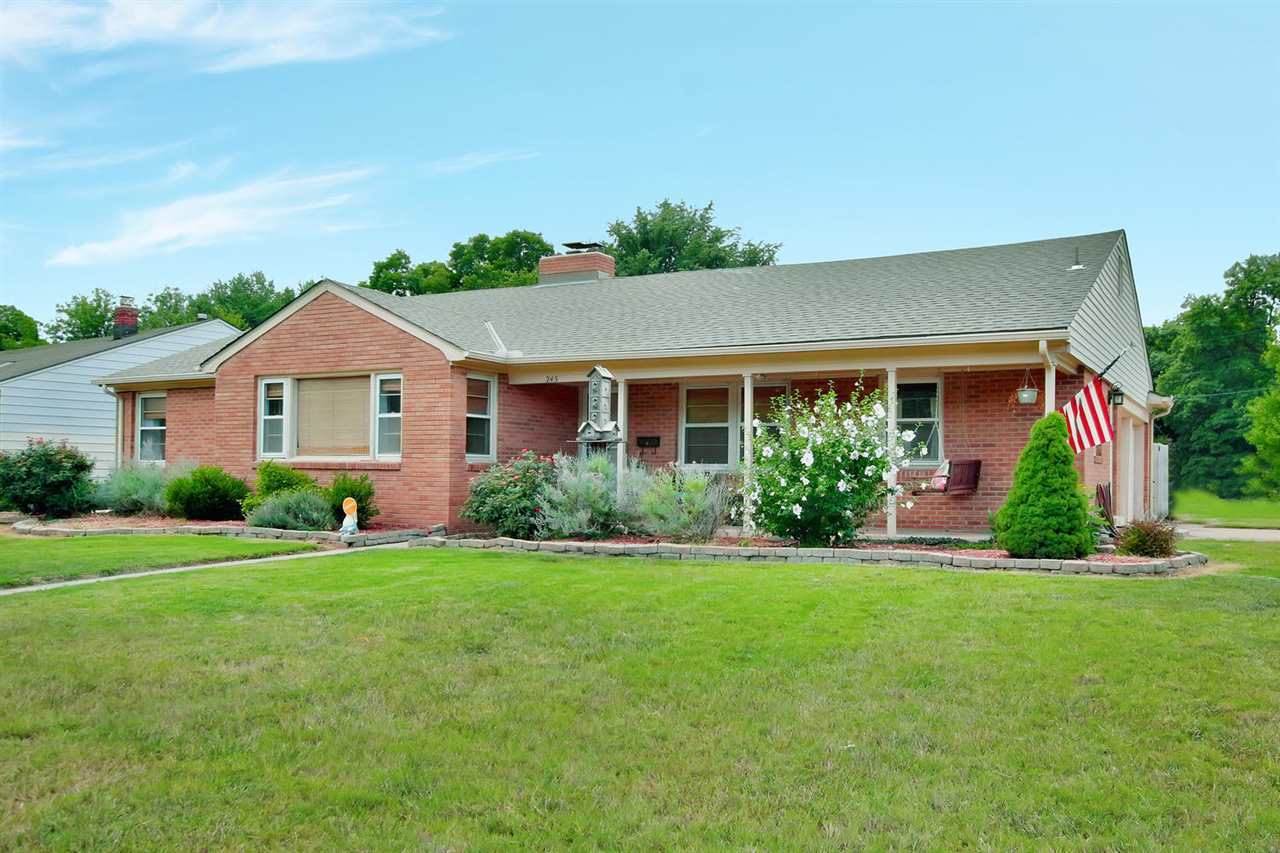 Property Photo: 245 N Brookside St KS 67208