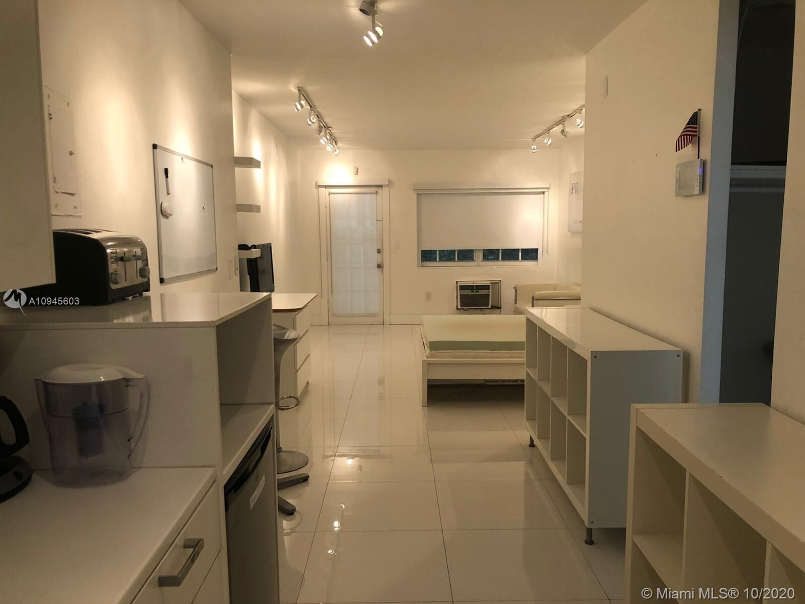 Property Photo:  825 Euclid Ave 4  FL 33139 