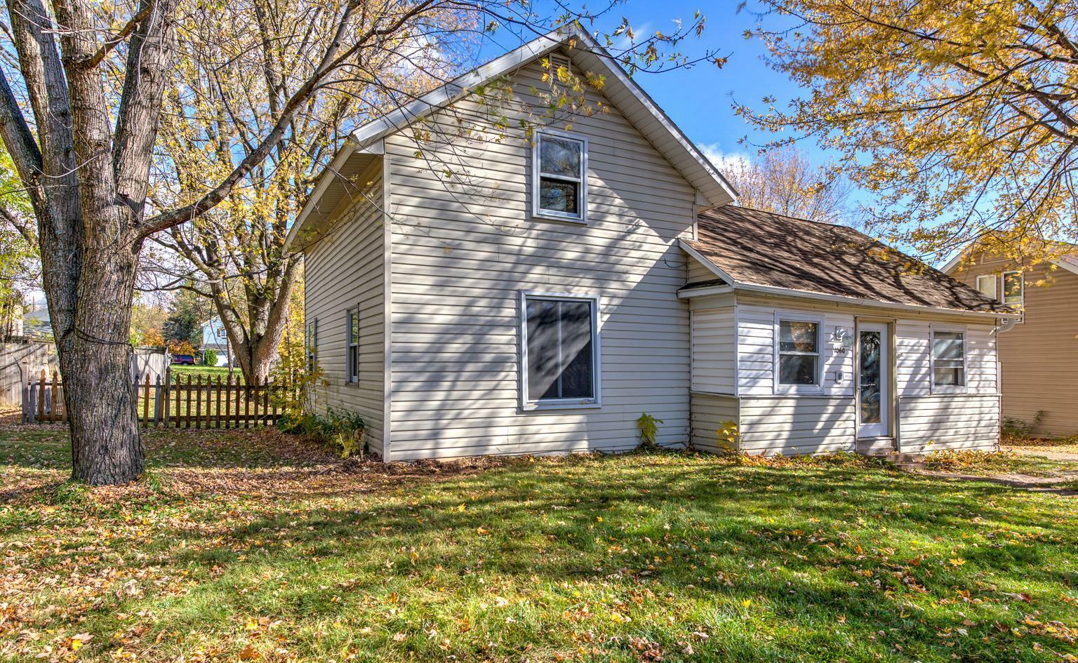 Property Photo: 1060 Vine Street WI 54015