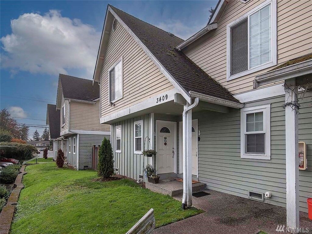 Property Photo:  3409 156th St SW B  WA 98087 