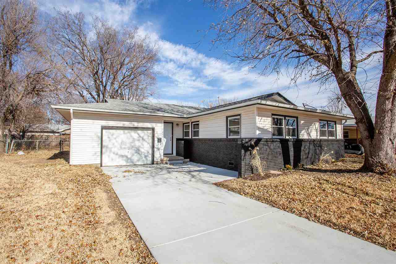 Property Photo:  1204 W 30th St S  KS 67217 