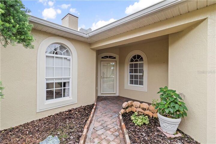 Property Photo: 1422 Innsbruck Court FL 33884