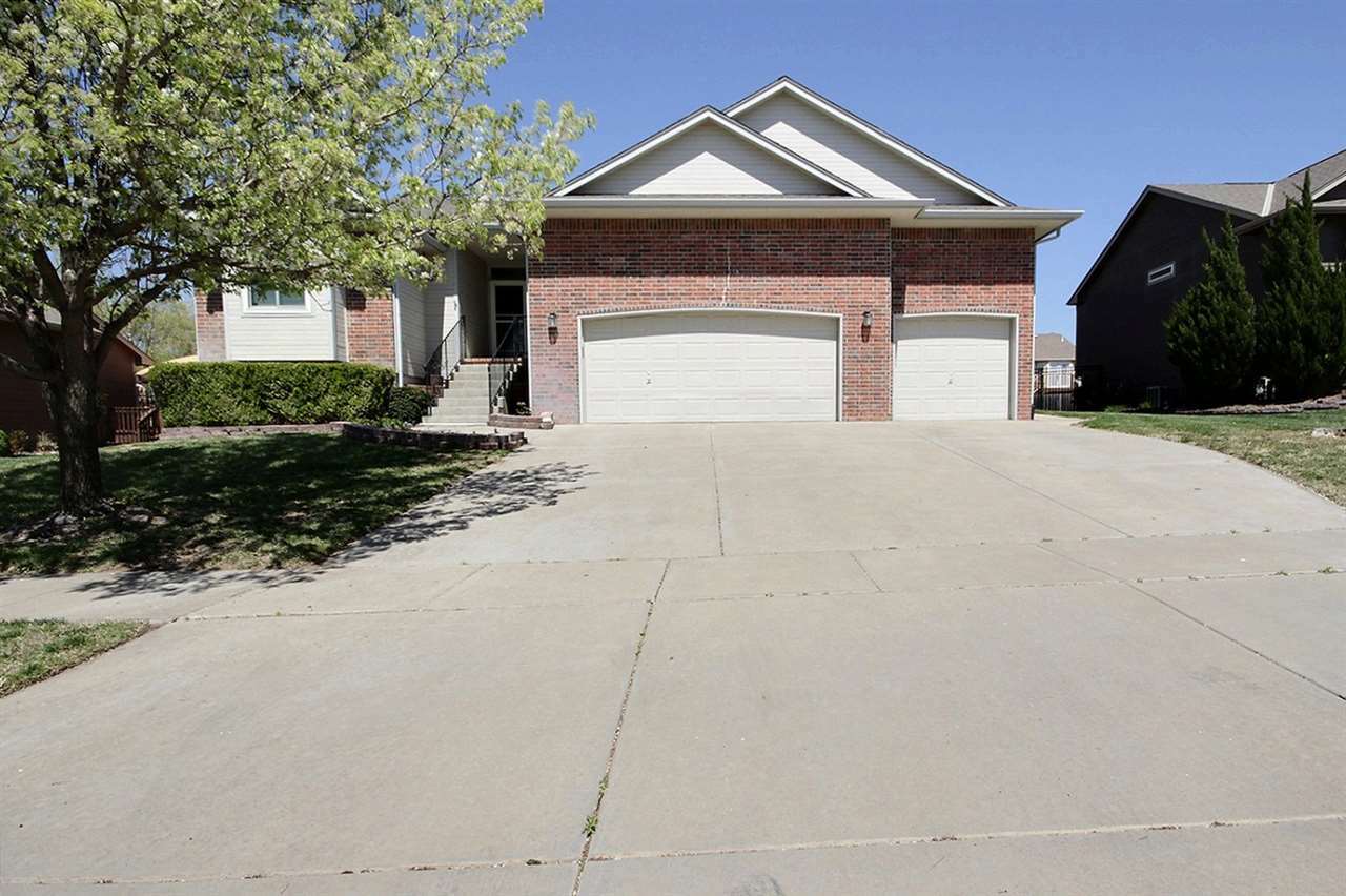 Property Photo:  1006 E Pembrook  KS 67037 