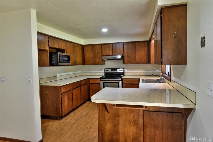 Property Photo:  2648 48th Ave  WA 98632 