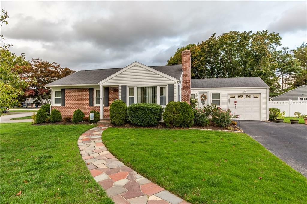 25 Iris Dr  Cranston RI 02920 photo