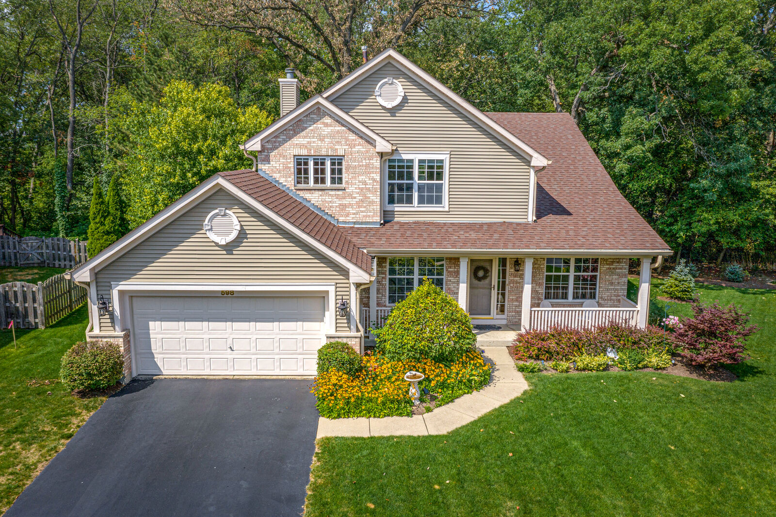 Property Photo: 598 Patriot Court IL 60031