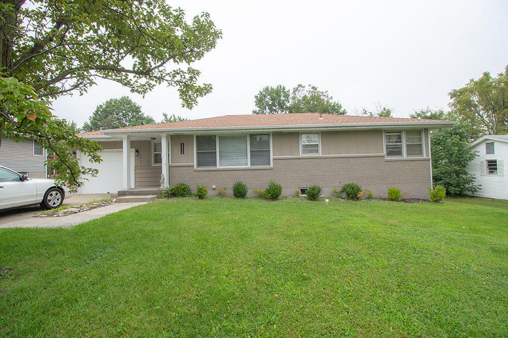 Property Photo:  111 Sondra Ave  MO 65202 