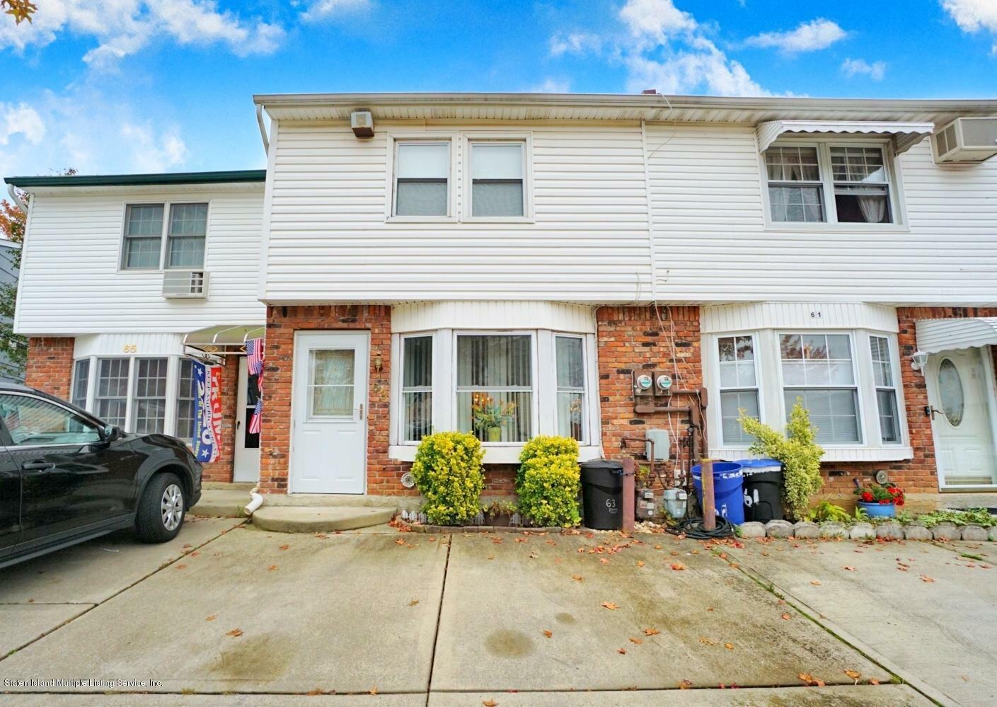 Property Photo:  63 Ironwood Street  NY 10308 