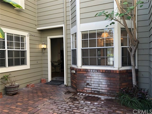 Property Photo: 520 Medford Court 102 CA 90803
