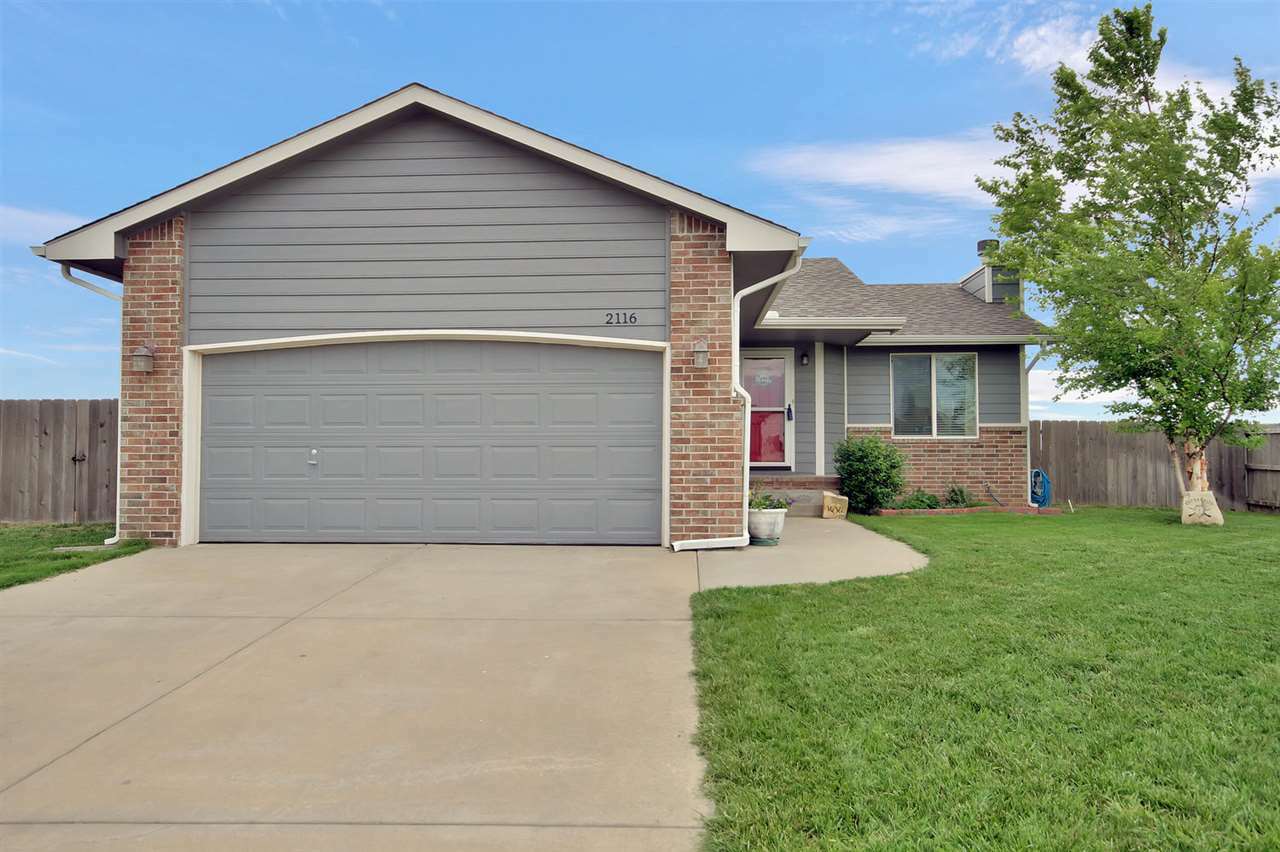 Property Photo:  2116 W Schoolhouse St  KS 67060 