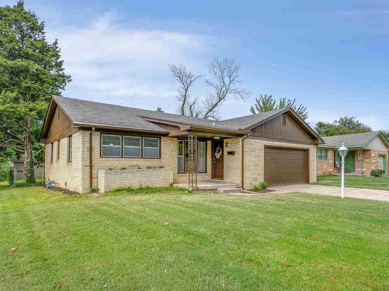 Property Photo:  1761 Windsor St  KS 67218 